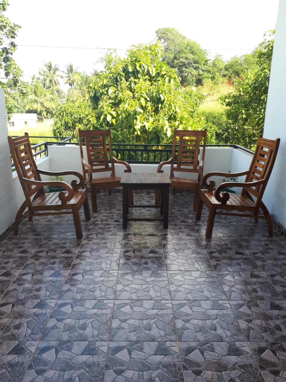 Lake View Villa Mirissa Buitenkant foto
